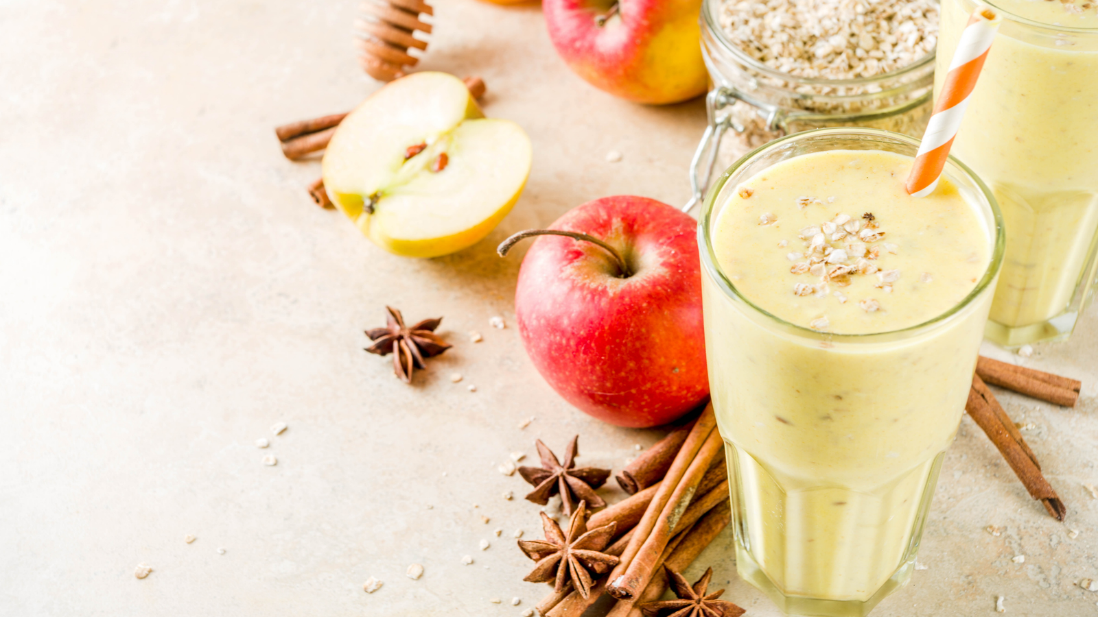 Apple-Cinnamon Oat Fiber Smoothie